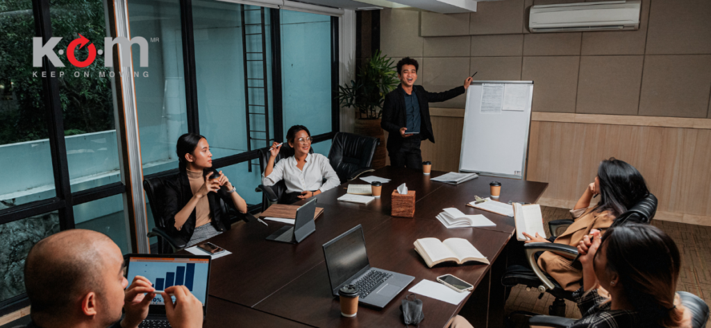 Reunión empresarial entre una compañía y un proveedor de servicios especializados
